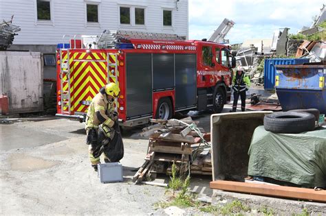 Brann i båt på Karmøy: – Giftige gasser .
